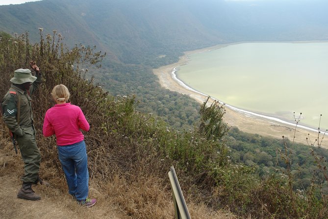 1 Day Joined Group Safari in Ngorongoro Crater National Park - The Big Five and the search for smaller details