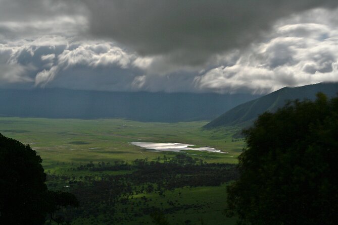 2 Days Tarangire and Ngorongoro Crater Tour - Ngorongoro Conservation Area: the approach to the crater