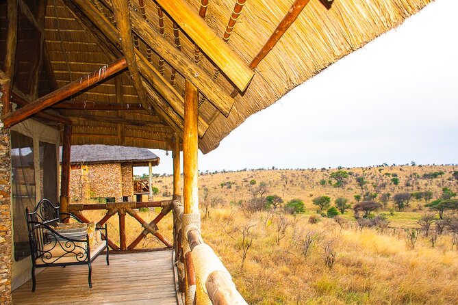 4 Days Lodges Serengeti, Ngorongoro Crater & Visiting Maasai - Day two: moving west toward the Serengeti