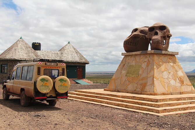 8 Days Tanzania Simba Luxury Safari - Ngorongoro Crater in one long morning