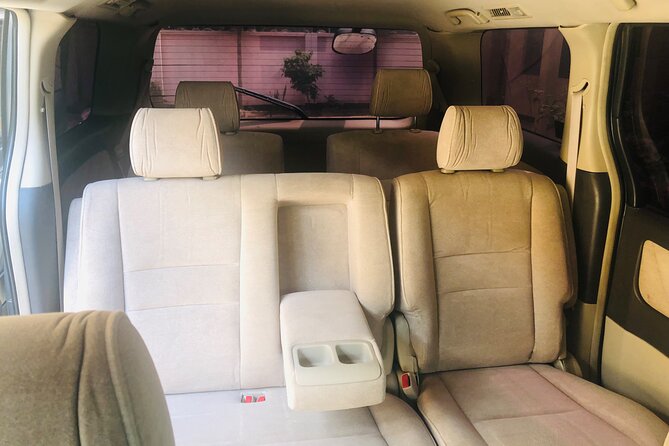 Airport transfer - The vehicle, comfort, and onboard extras