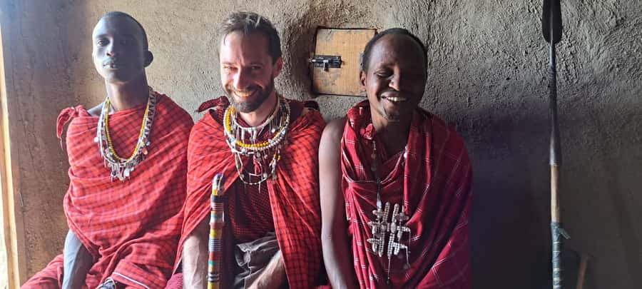 Arusha: Maasai Village Tour - Seeing how Maasai homes are built