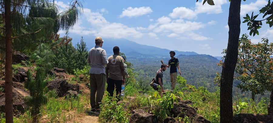 Arusha: Meru Village Tour (Walking or Bike) - The guide and the tone of the day