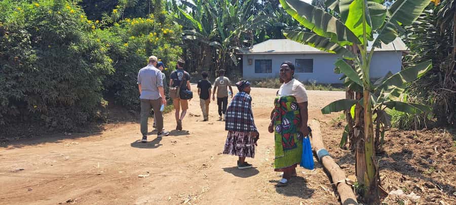 Arusha: Meru Village Tour (Walking or Bike) - A local lunch that makes the day personal