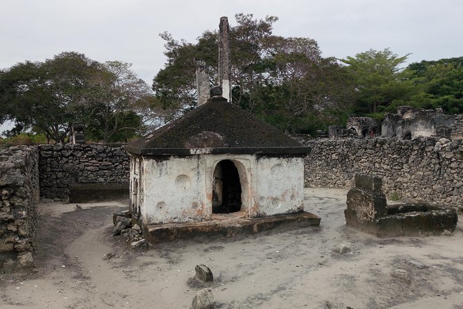 Bagamoyo Historical Tour - Everyday - The road north and the practical comfort of the trip