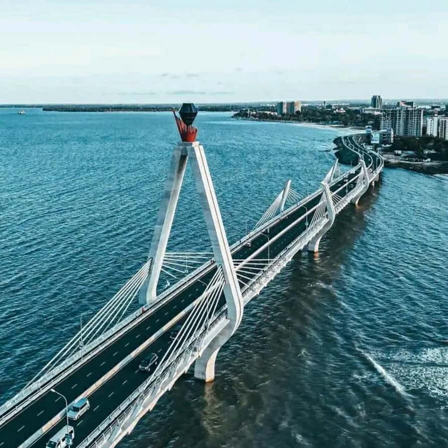 DAR ES SALAAM : 6hr DAR ES SALAAM CITY TOUR WITH PRIVATE CAR - Churches, monuments, and central city views