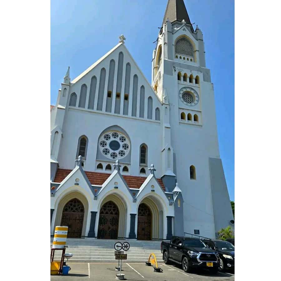 DAR ES SALAAM : 6hr DAR ES SALAAM CITY TOUR WITH PRIVATE CAR - Lunch at KFC Mlimani and shopping at Mlimani City