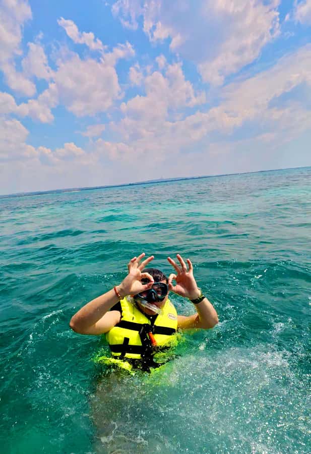 DAR ES SALAAM: MBUDYA ISLAND SNORKELING TOUR & BEACH VIBES - Leaving Dar es Salaam by dhow