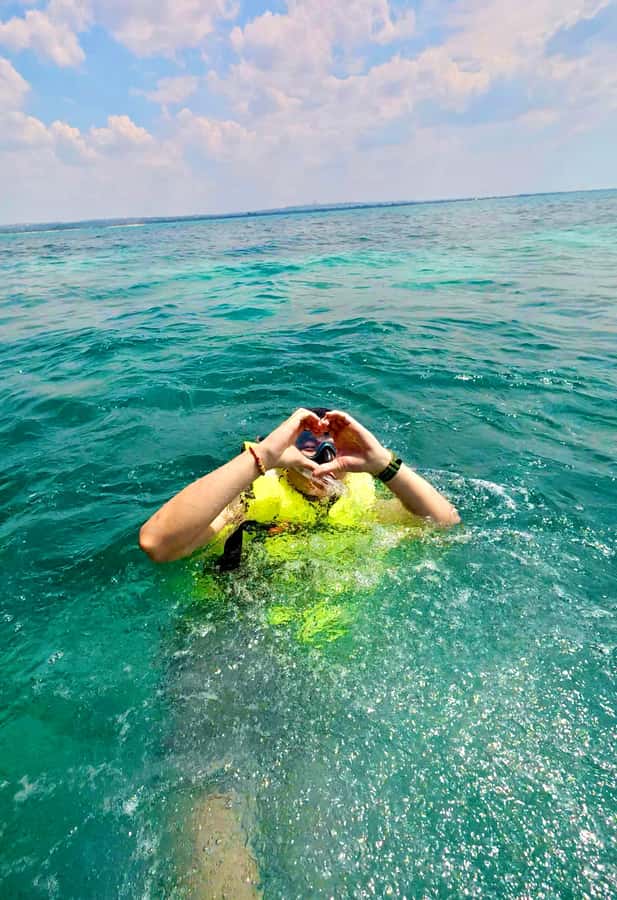 DAR ES SALAAM: MBUDYA ISLAND SNORKELING TOUR & BEACH VIBES - Snorkeling the shallow reefs