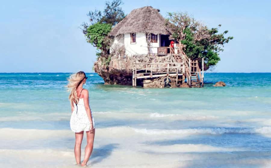 Day trip to the Rock Restaurant & relax on mtende beach - Mtende Beach brings the swimming time