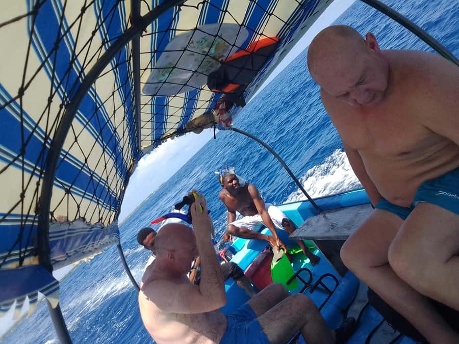 Dolphins & Snorkeling Zanzibar: Mnemba Island Tour - Two hours around the coral reef