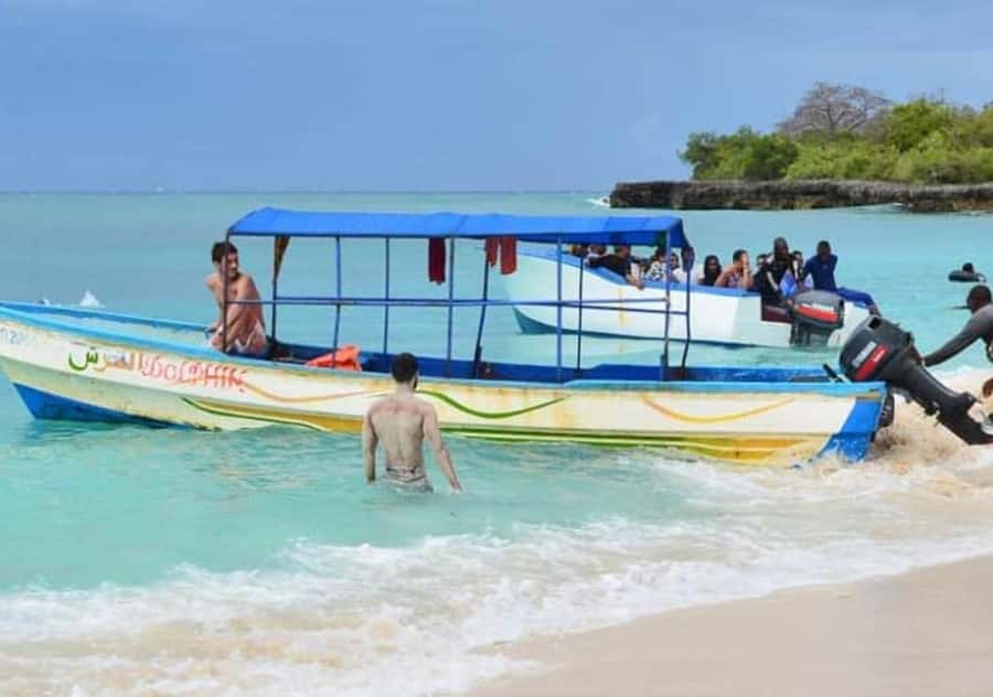 Escape to Paradise A day of sun, sand and adventure Mbudya - 12:30 PM seafood lunch on the island