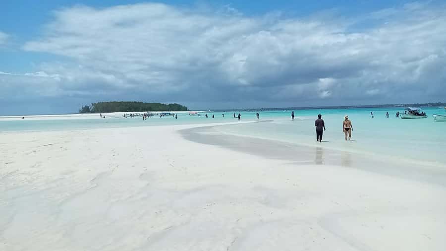 From Kendwa: Mnemba Boat Trip and Dolphin Snorkel Adventure - Boat comfort, group feel, and crew care