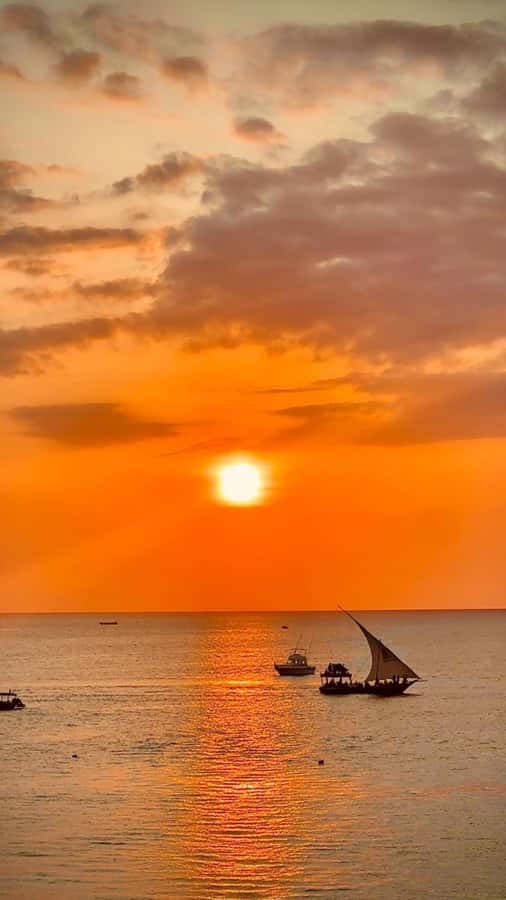 FROM NUNGWI; SUNSET DHOW CRUISE EXPERIENCE - Is the 4.4 rating a useful guide?