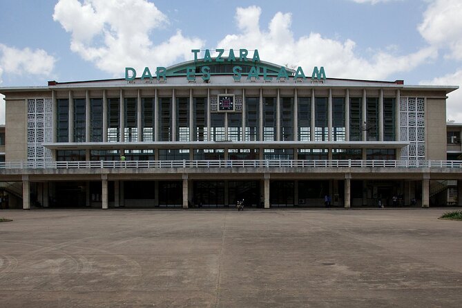 Full-Day Private Tour of Dar es Salaam - War Cemetery: a quiet opening to Dar’s past