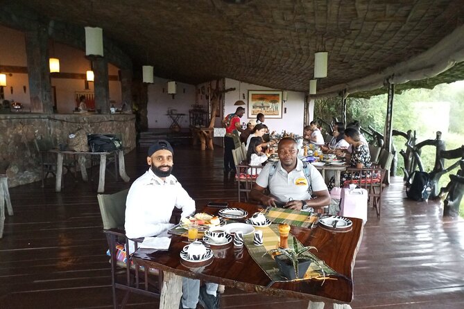 Joining Safari from Mwanza - Day 3: Dawn sightings and the road back to Mwanza