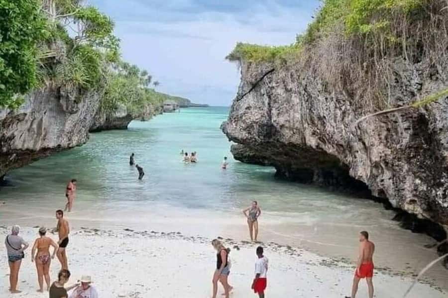 Jozani Forest, kuza cave and mtende beach - Key points to know before booking