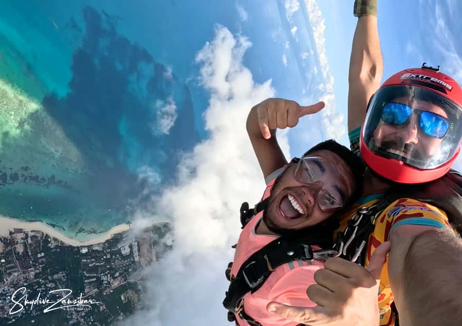 Kendwa: Tandem Skydive in Zanzibar - Who should book this experience?