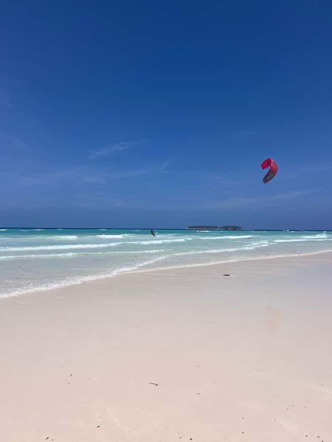 KiteSurf: Private lessons facing Mnemba, Zanzibar - Beginner/intermediate - Booking flexibility and practical planning