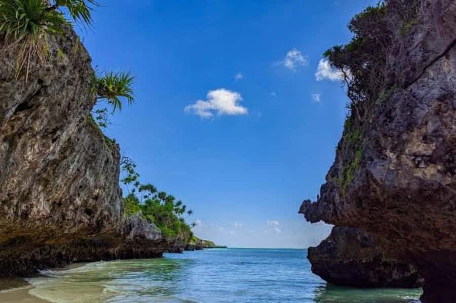 Kuza Cave, Hidden Mtende Beach & The Rock Restaurant - Leaving for Kuza Cave in Jambiani