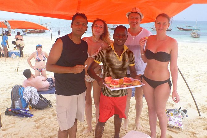 Kwale Island Dhow Sailing Tour from Zanzibar with Seafood Lunch - Lunch with lobster, crab, and Zanzibar sauces