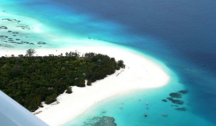 Mnemba Island, Turtle Tour, Kuza Cave, The Rock - Mnemba Atoll: boats, dolphins, and a shallow sandbank