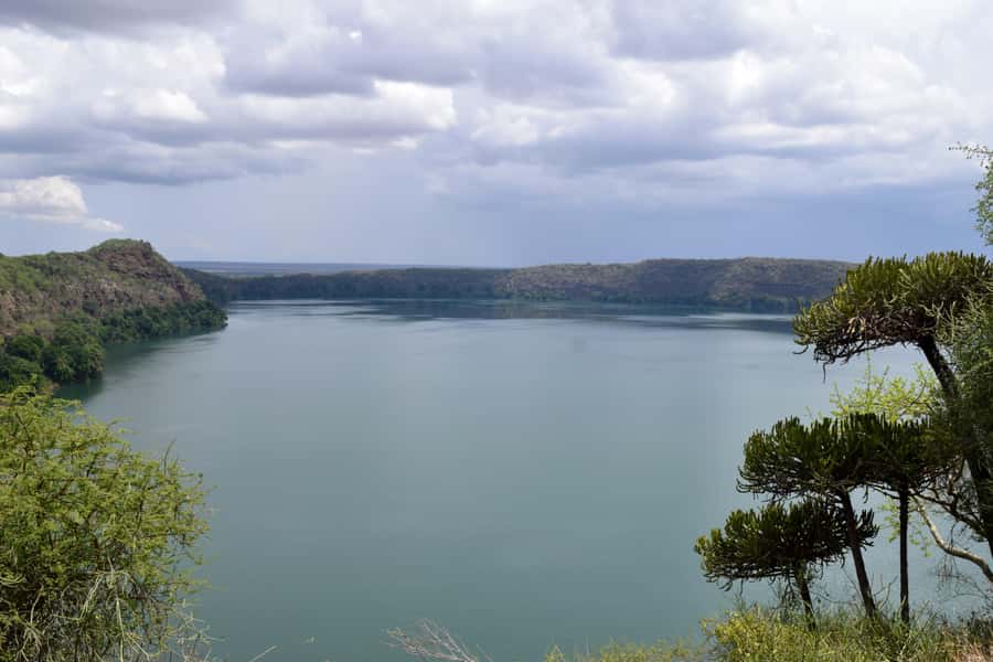 Moshi: Lake Chala Tour: Hiking &/or Kayaking - Hiking to the border rock