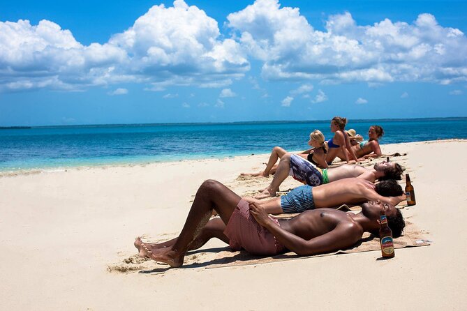 Nakupenda Beach Tour - Leaving Old Fort for the open water
