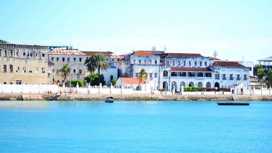PRISON ISLAND AND NAKUPENDA SANDBANK UNVEILED EXCURSION - Meeting in Stone Town at 9:30 a.m.