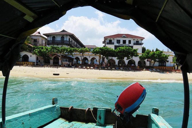 Prison island tours - A Tanzanian barbecue lunch on the sand