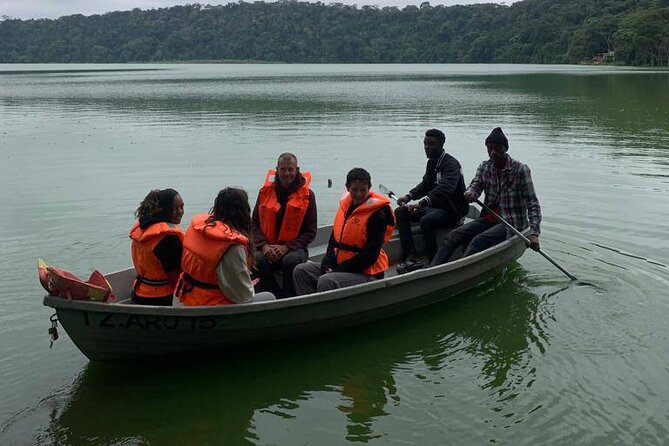 Private Canoeing, Cycling, Coffee and Hiking Tour in lake Duluti. - Canoeing on Lake Duluti: a quiet first activity