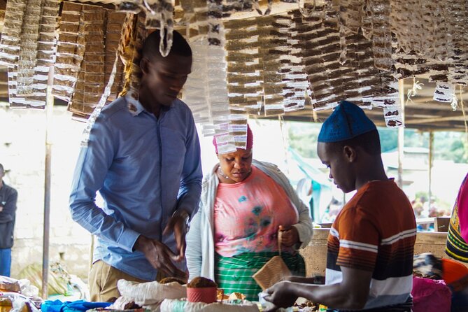 Private Local Market Tour in Tengeru - Safety and etiquette at Tengeru Sokoni