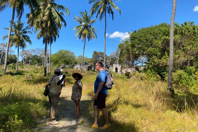 Private Tour in Historical Dar es Salaam with Lunch - National Museum connects fossils, culture, and independence