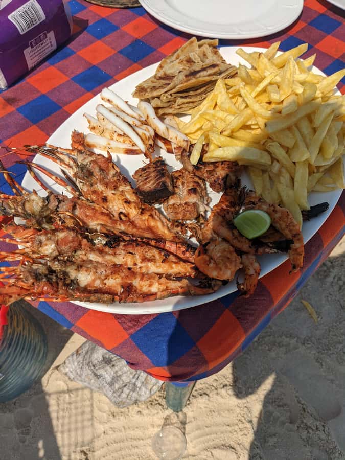 Pungume beach, sandbank BBQ and snorkeling - The boat ride to Pungume Island