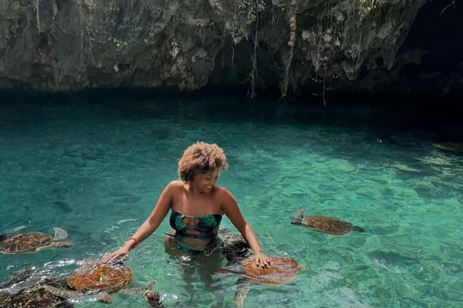 Salaam Cave Swimming & feeding Sea Turtles in Kizimkazi - The guide and the feel of the visit