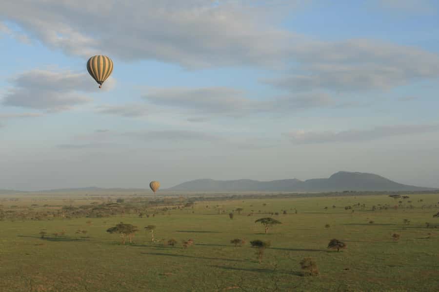 Serengeti National Park: Balloon Safari at Dawn - Champagne after an unscripted landing