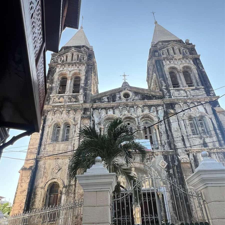 Stone Town Guided Tour: Culture, Slave Market & Spice Market - The Anglican Cathedral and the difficult history