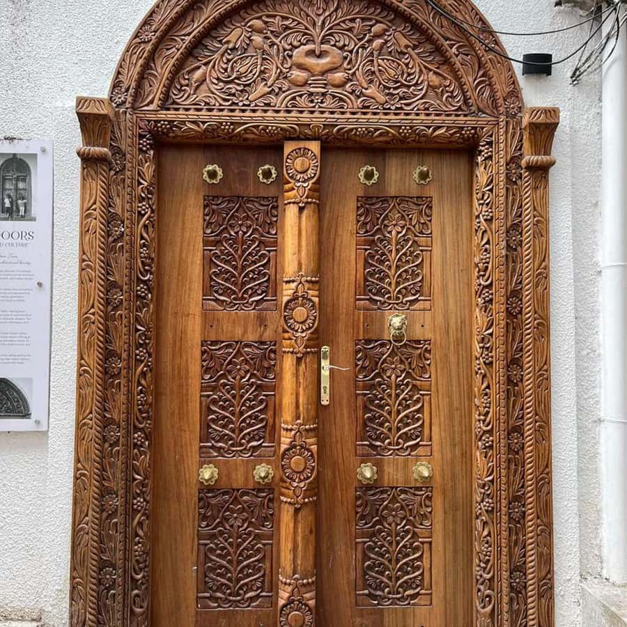 Stone Town Guided Tour: Culture, Slave Market & Spice Market - What the guide adds to the experience