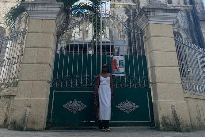 STONE TOWN, PRISON ISLAND AND SPICE FARM ( Lunch included ) - Guides, transport, and the value of a private tour