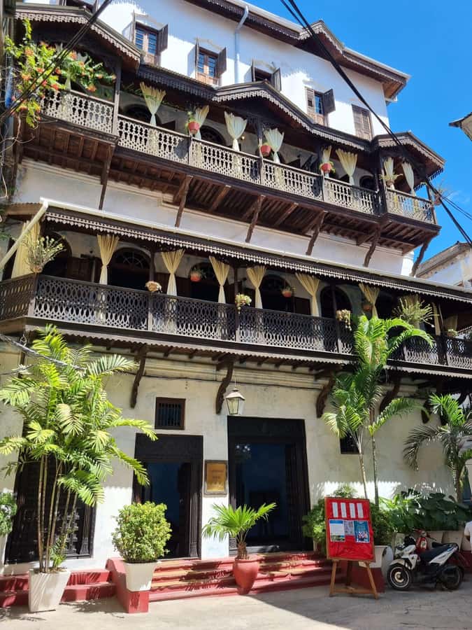 Stone Town's Hidden History: Private Guided Walking Tour - House of Wonders, Palace Museum, and the Old Fort