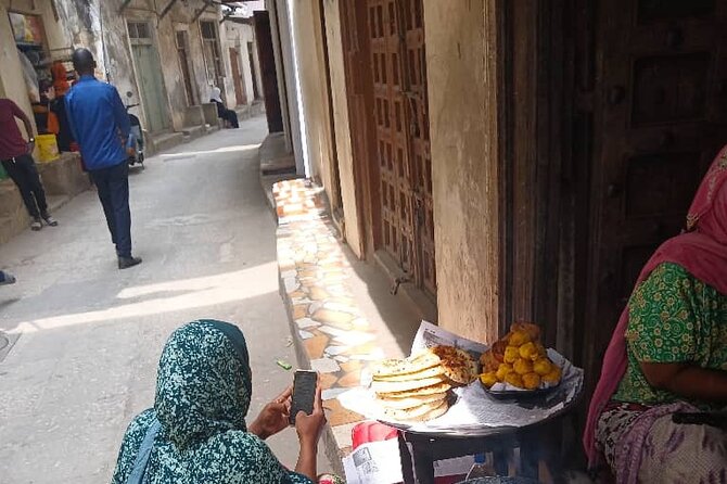 Stone Town Walking Tour - Doors, mosques, churches, and mixed influences