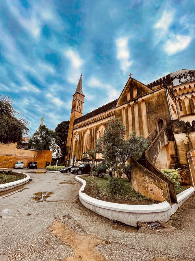Stone Town Walking Tour With Local Expert Guide - Freddie Mercury House and the city’s modern connections