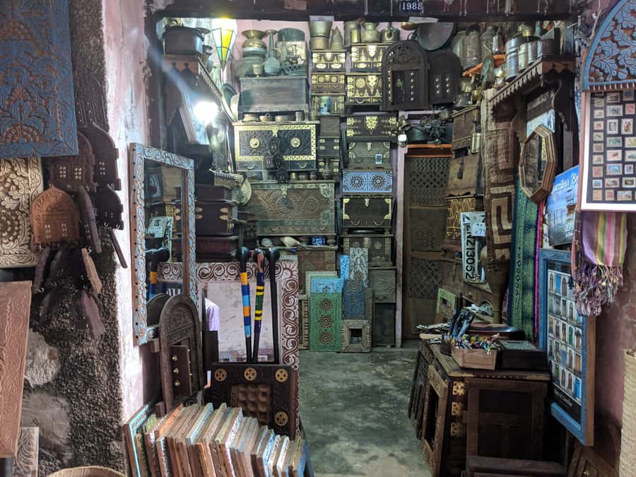 Stonetown Historical Walking Tour & Traditional Lunch - Stone Town City Market and the fish auction