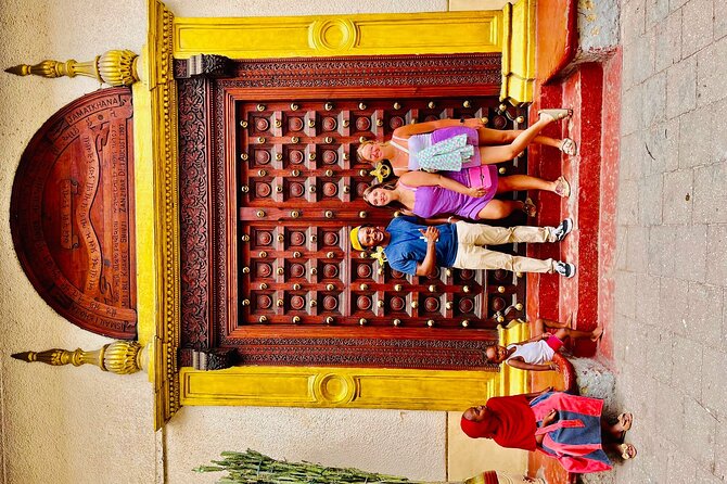 StoneTown Tours - Carved Zanzibar doors: notice the details