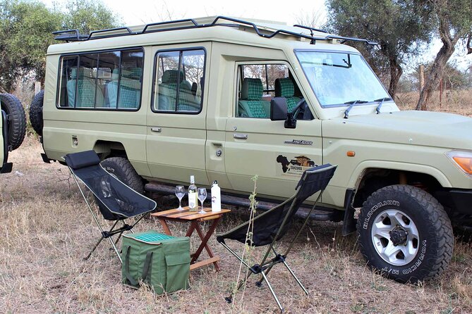 Tanzania - Arusha NP - Private Guided 4x4 Safari - Game Drive & Walking - The guided walking safari with an armed ranger