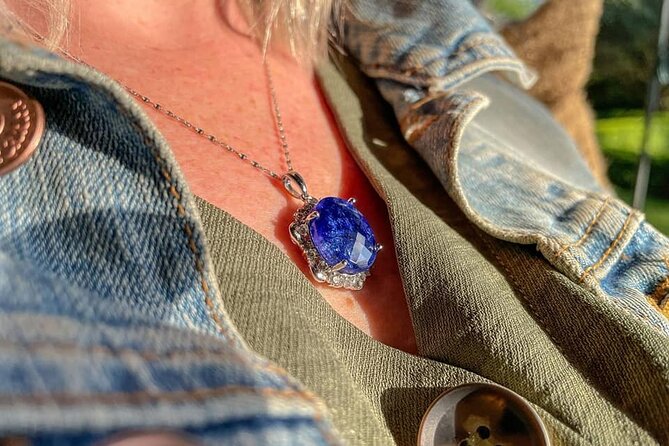 Tanzanite experience tour - Tanzanite shopping in Arusha - Buying tanzanite without rushing