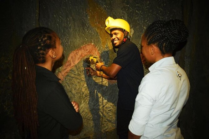 Tanzanite experience tour - Tanzanite shopping in Arusha - Shopping at Shanga Foundation
