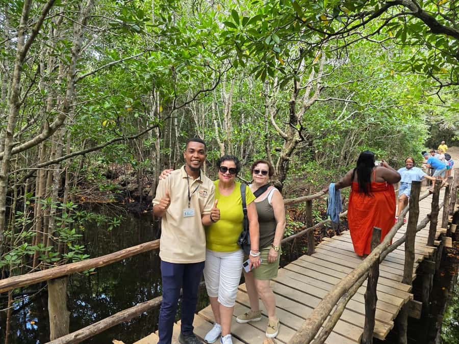 Zanzibar:Jozani national park,saalam cave &Mtende beach - Key points to know before booking