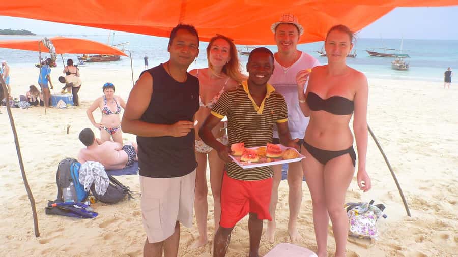 Zanzibar: Nakupenda Sandbank and Prison Island Tour & Lunch - From Stone Town to Prison Island by boat