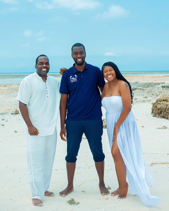 Zanzibar: Nakupenda Sandbank & Prison Island Trip with Lunch - The guides can shape the whole day